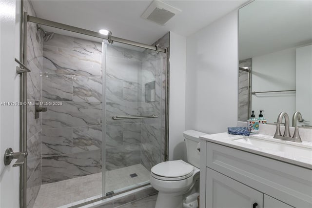 1 of 26 - 4550 Nw 18th Ave 709, Deerfield Beach, FL