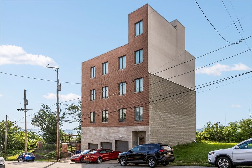 1825 Arcena Str. 3, Downtown Pgh