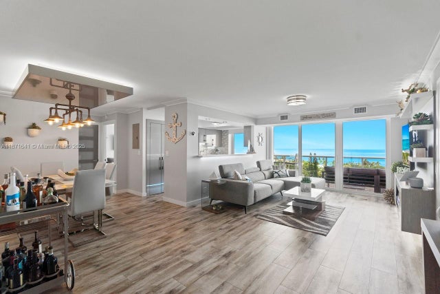 1 of 61 - 2841 N Ocean Blvd 1402, Fort Lauderdale, FL