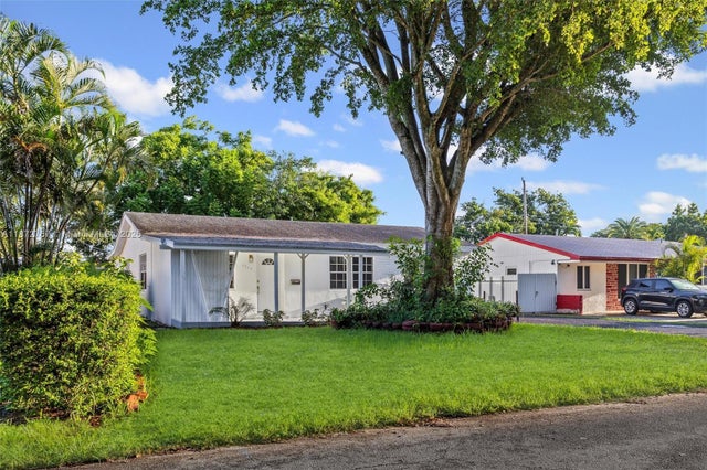 2 of 28 - 6825 Sw 12th St, Pembroke Pines, FL