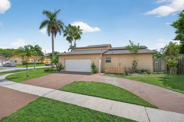 3 of 28 - 9928 Nw 47th St, Sunrise, FL
