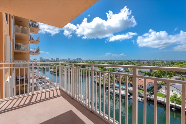 2 of 40 - 2450 Ne 135th St 607, North Miami, FL