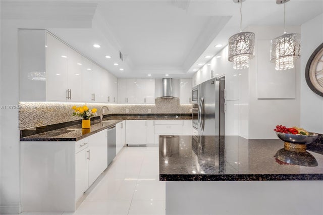 4 of 34 - 9801 Collins Ave 5q, Bal Harbour, FL