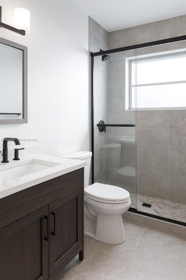 1265 Ne 138th St, North Miami