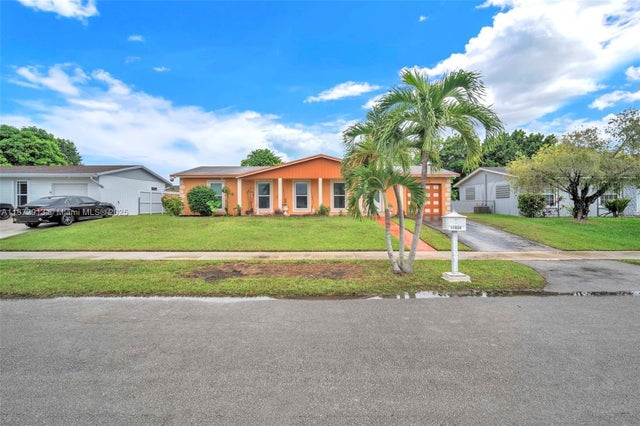 3 of 38 - 11024 Sw 157th Ter, Miami, FL