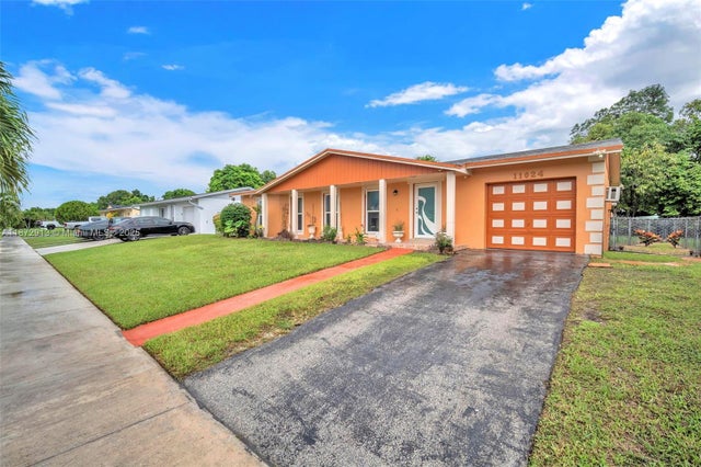 4 of 38 - 11024 Sw 157th Ter, Miami, FL