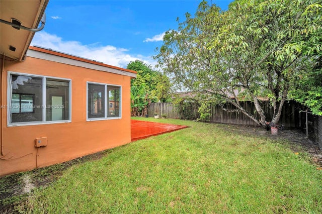 5 of 38 - 11024 Sw 157th Ter, Miami, FL