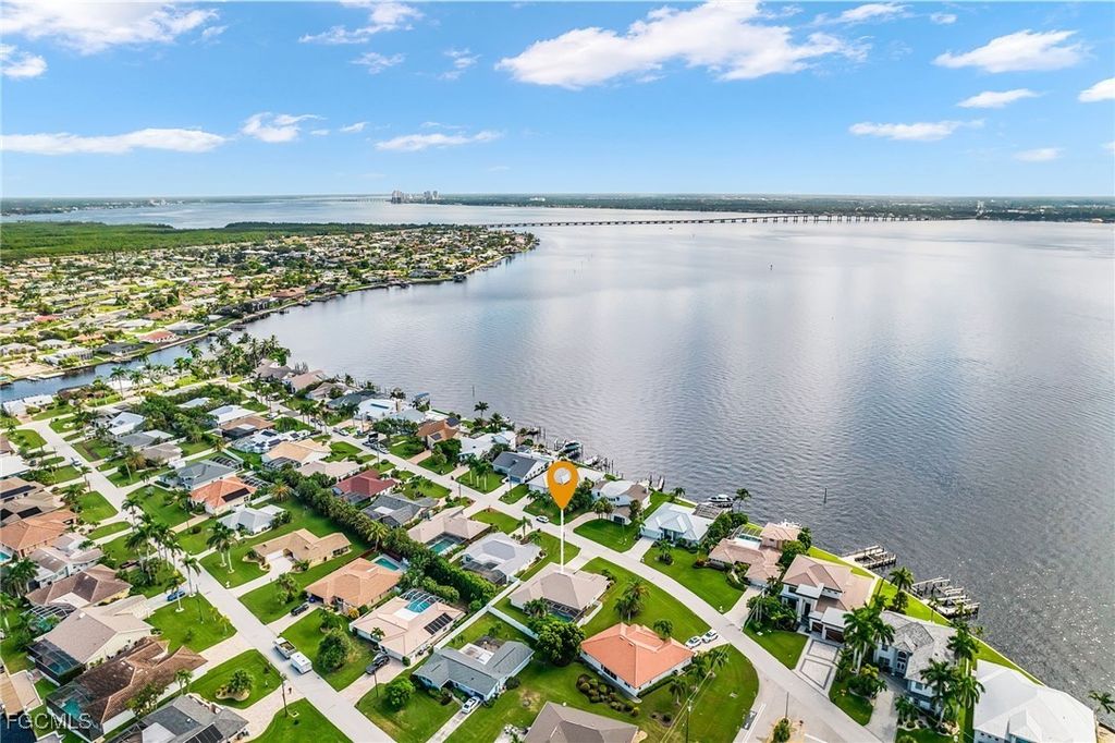 2920 Se 22nd Pl, Cape Coral