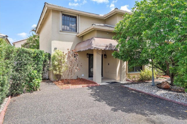 2 of 51 - 5259 Nw 186th Ln, Miami Gardens, FL
