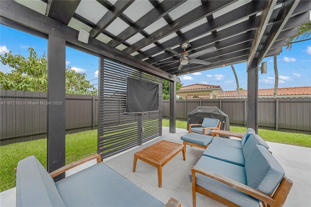 3 of 21 - 9271 Sw 58 Terr, Miami, FL