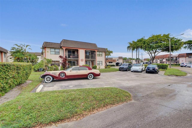 4 of 49 - 871 Ne 207 Ln 203-15, Miami, FL