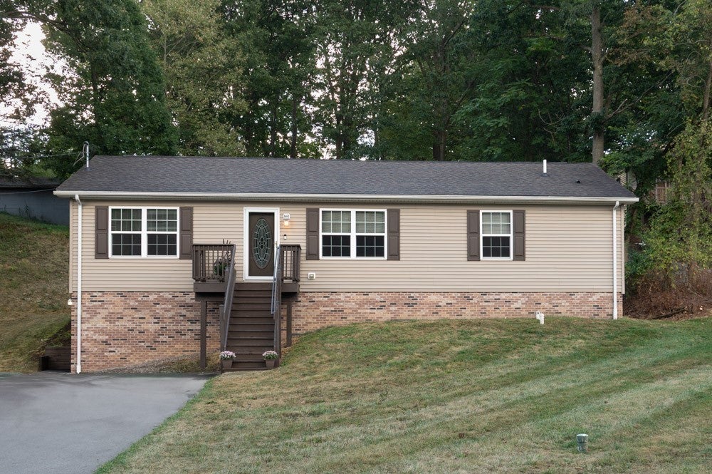 116 Autumn Street, Center