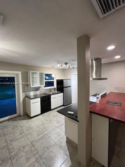 4 of 9 - 5634 Madison St, Hollywood, FL