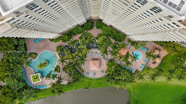 4 of 26 - 19501 W Country Club Dr 2415, Aventura, FL