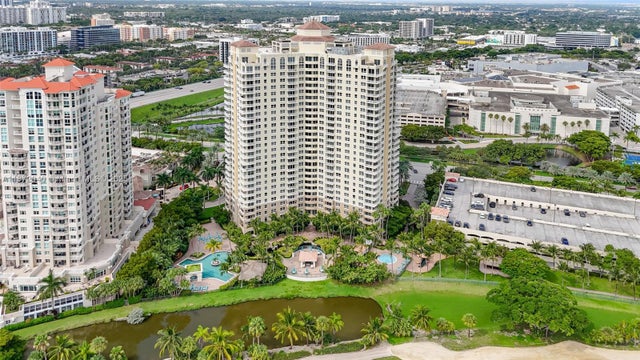 5 of 26 - 19501 W Country Club Dr 2415, Aventura, FL
