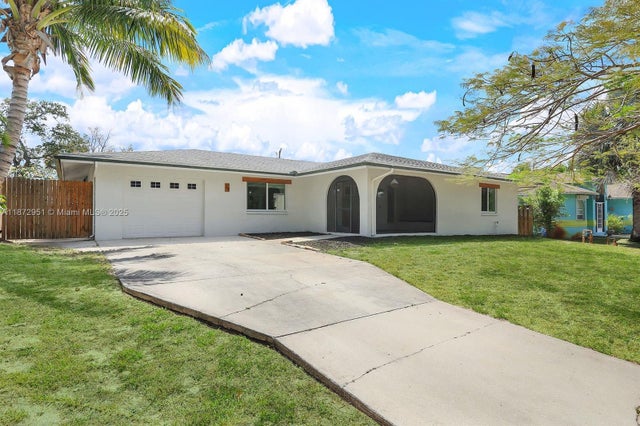 4 of 33 - 79 Constitution Dr, Naples, FL