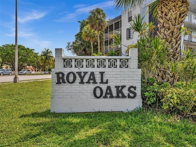 2 of 32 - 445 Ne 195th St 431, Miami, FL
