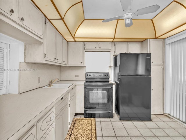 5 of 32 - 445 Ne 195th St 431, Miami, FL