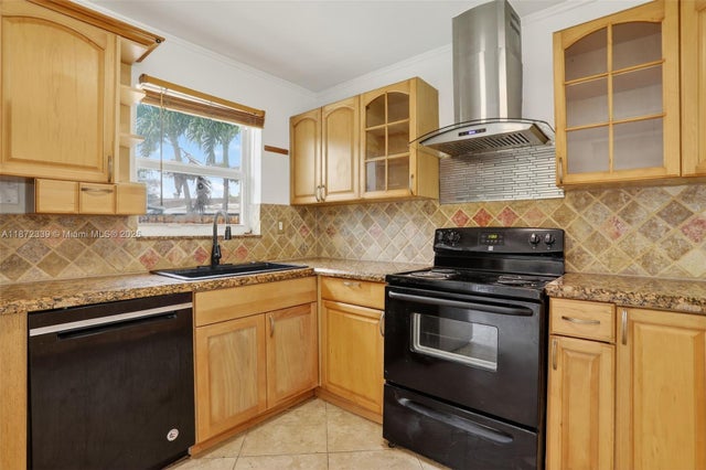 4 of 30 - 2681 Nw 63rd Ave, Margate, FL