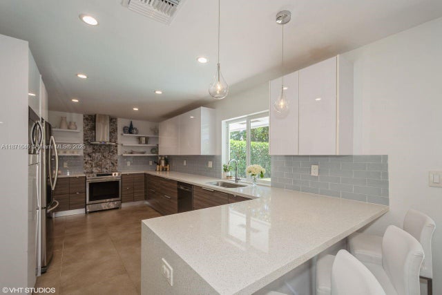 3 of 18 - 6240 Ne 21st Rd, Fort Lauderdale, FL