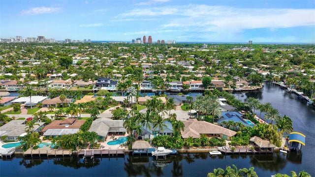 1 of 95 - 2131 Ne 15th Ter, Wilton Manors, FL