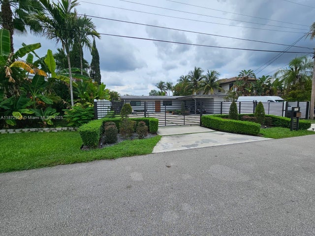 2 of 39 - 2543 Gulfstream Ln, Fort Lauderdale, FL