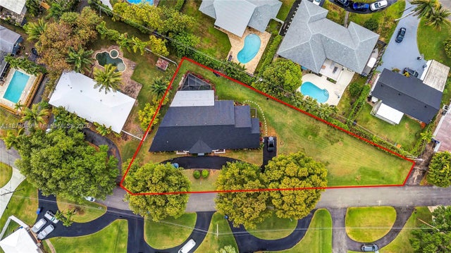 1 of 26 - 3211 Calle Largo Dr, Hollywood, FL