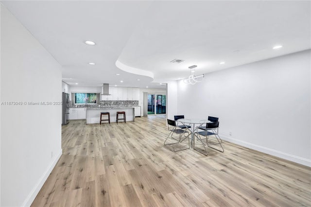 5 of 25 - 3211 Calle Largo Dr, Hollywood, FL