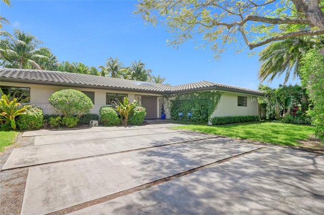 1 of 33 - 20101 Ne 20th Ct, Miami, FL