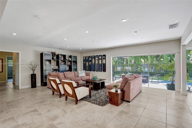 5 of 33 - 20101 Ne 20th Ct, Miami, FL