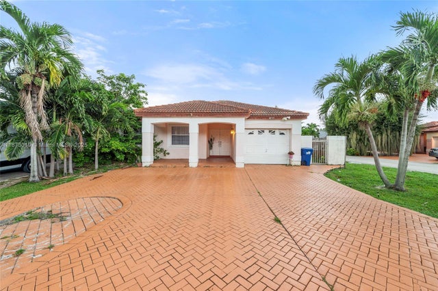 1 of 33 - 8155 Nw 201st St, Hialeah, FL