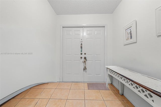 4 of 33 - 8155 Nw 201st St, Hialeah, FL