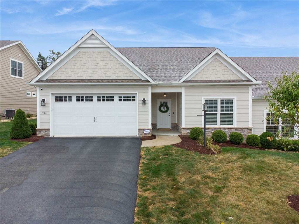 504 Allenbrooke Drive, Hempfield