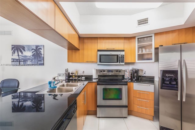 2 of 27 - 1750 N Bayshore Dr 2402, Miami, FL