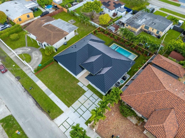 1 of 43 - 9235 Sw 42nd St, Miami, FL