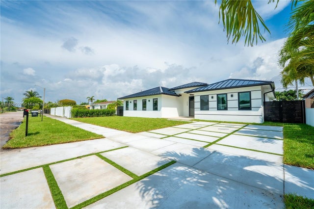 3 of 43 - 9235 Sw 42nd St, Miami, FL