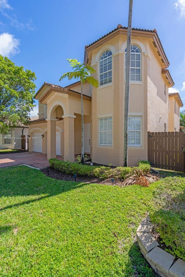 2 of 54 - 8467 Nw 110th Pl, Doral, FL