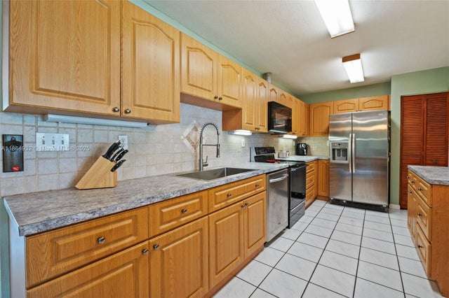 1 of 25 - 7321 E Mcarthur Pkwy, Hollywood, FL