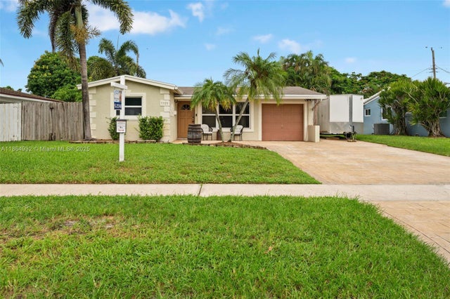 2 of 25 - 7321 E Mcarthur Pkwy, Hollywood, FL
