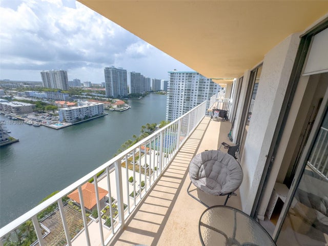 2 of 39 - 290 174th St 1902, Sunny Isles Beach, FL