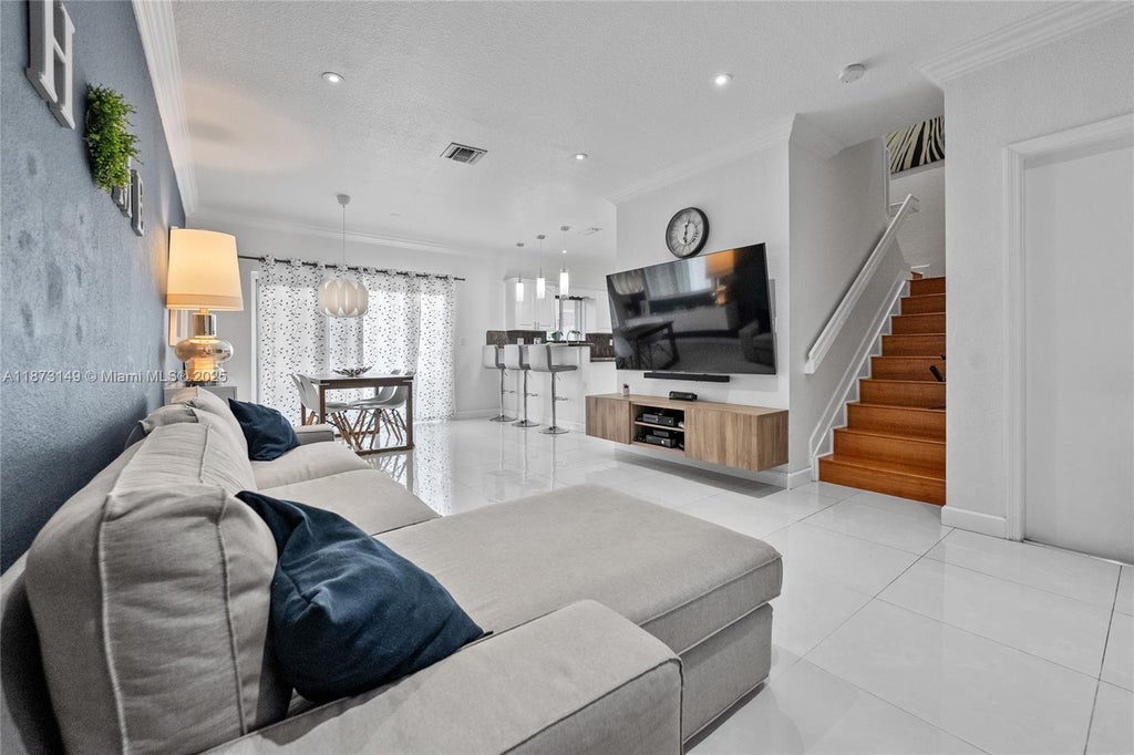 21474 Sw 85th Path, Cutler Bay