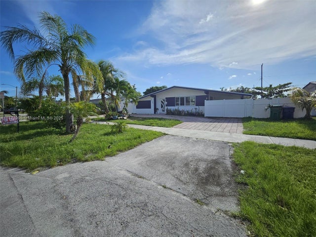 2 of 61 - 21140 Ne 26th Ave, Miami, FL