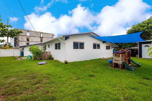 3 of 61 - 21140 Ne 26th Ave, Miami, FL
