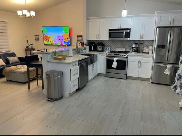 3 of 6 - 14353 Sw 176th Ter, Miami, FL