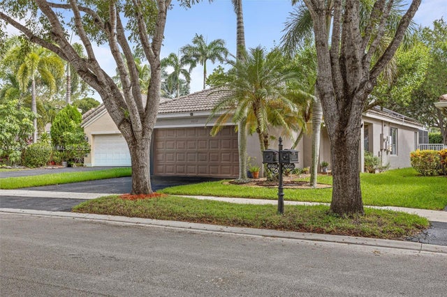 2 of 17 - 4052 Pine Ridge Ln, Weston, FL