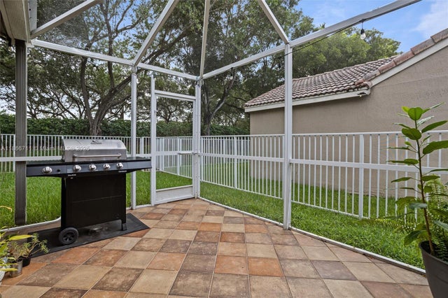 4 of 17 - 4052 Pine Ridge Ln, Weston, FL
