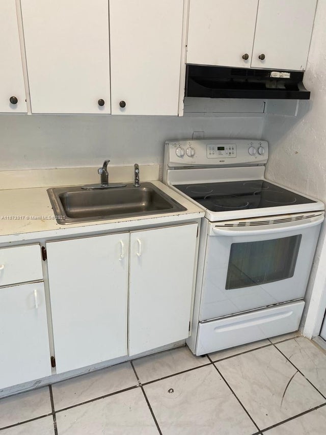4 of 14 - 2181 Nw 91st St, Miami, FL