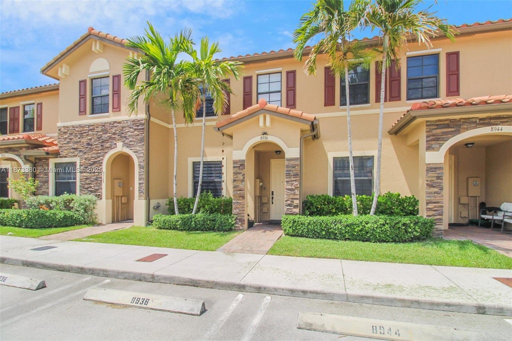 8936 W 35th Ln, Hialeah
