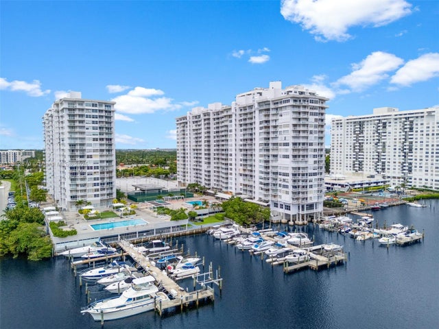 1 of 26 - 18071 Biscayne Blvd Ph04 & Ph03, Aventura, FL