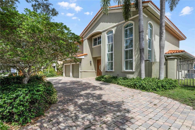 1 of 23 - 7965 Nw 162nd St, Miami Lakes, FL